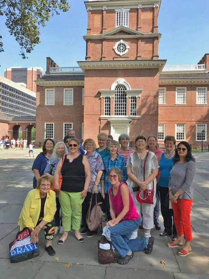 NFPW members, including Pa. Press Club members Kay Stephens and Lini Kadaba, toured Independence Hall in Philadelphia during the organization